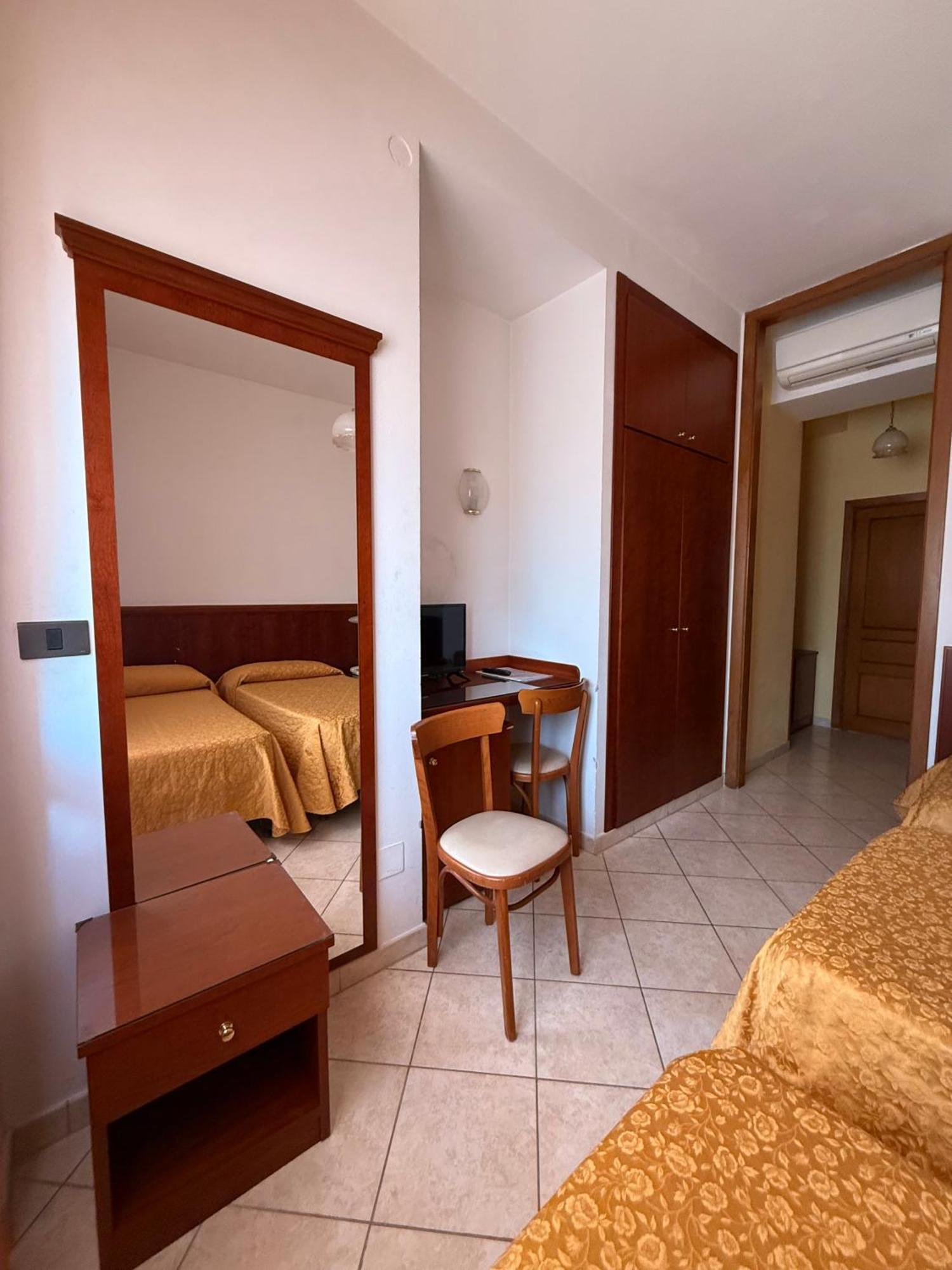 Grifone Hotel Перуджа Екстер'єр фото